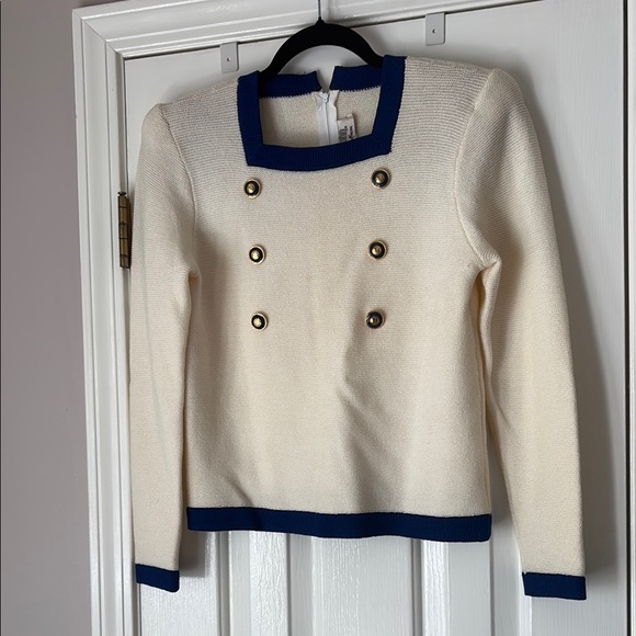 St. John Sweaters - St John Cream and Navy Knit Top with Zipper Detail